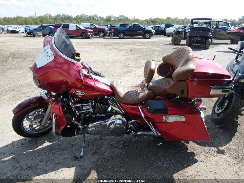 HARLEY-DAVIDSON FLHTCU 2013