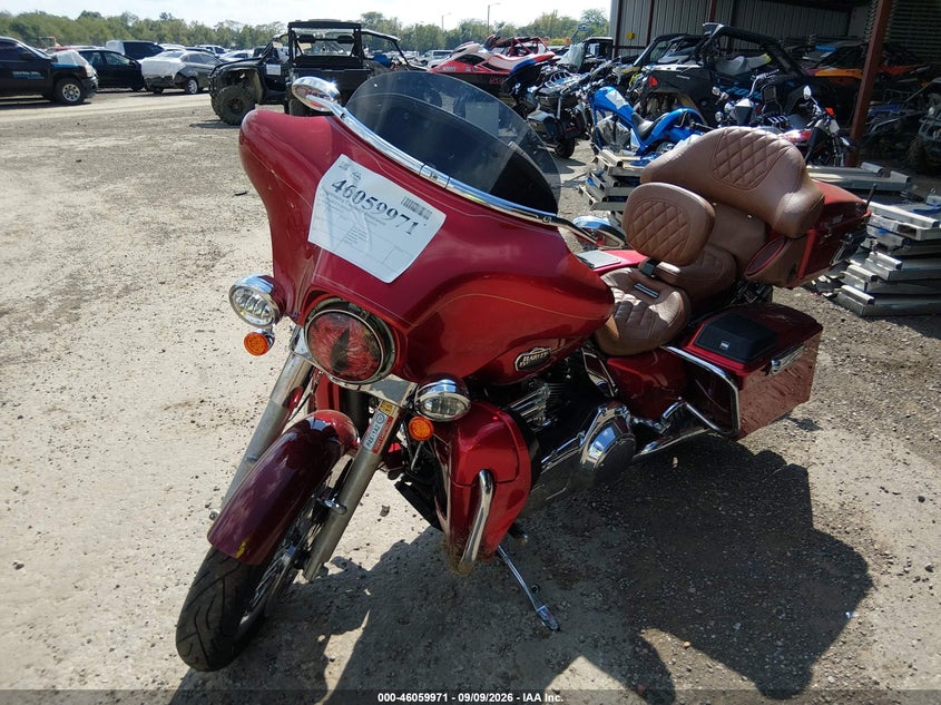 HARLEY-DAVIDSON FLHTCU 2013