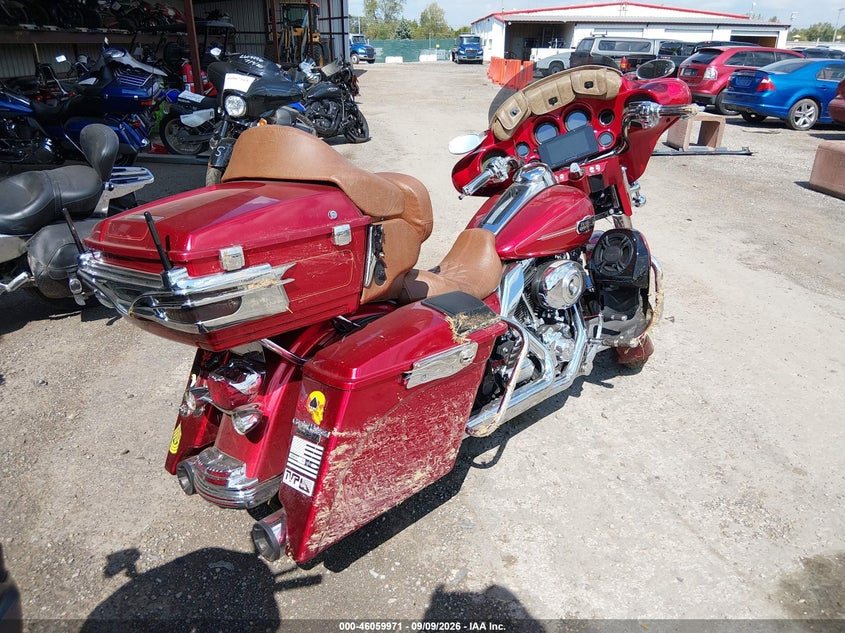 HARLEY-DAVIDSON FLHTCU 2013