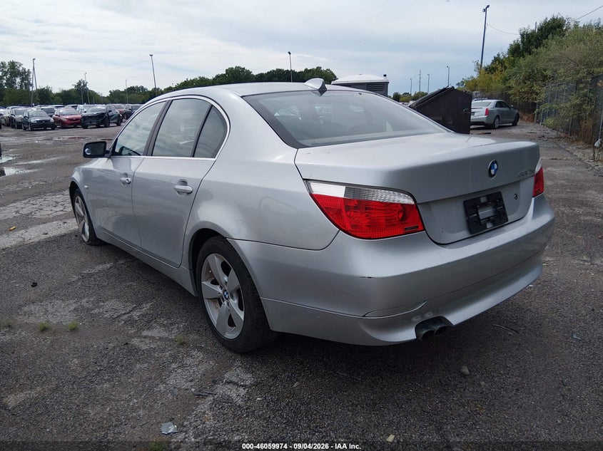 2007 BMW 530XI auction photo 3