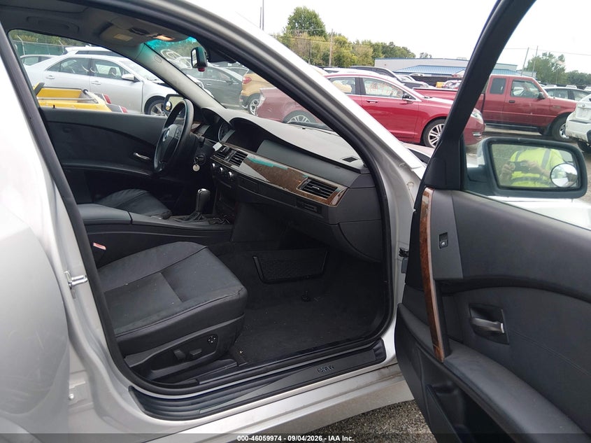 2007 BMW 530XI auction photo 5