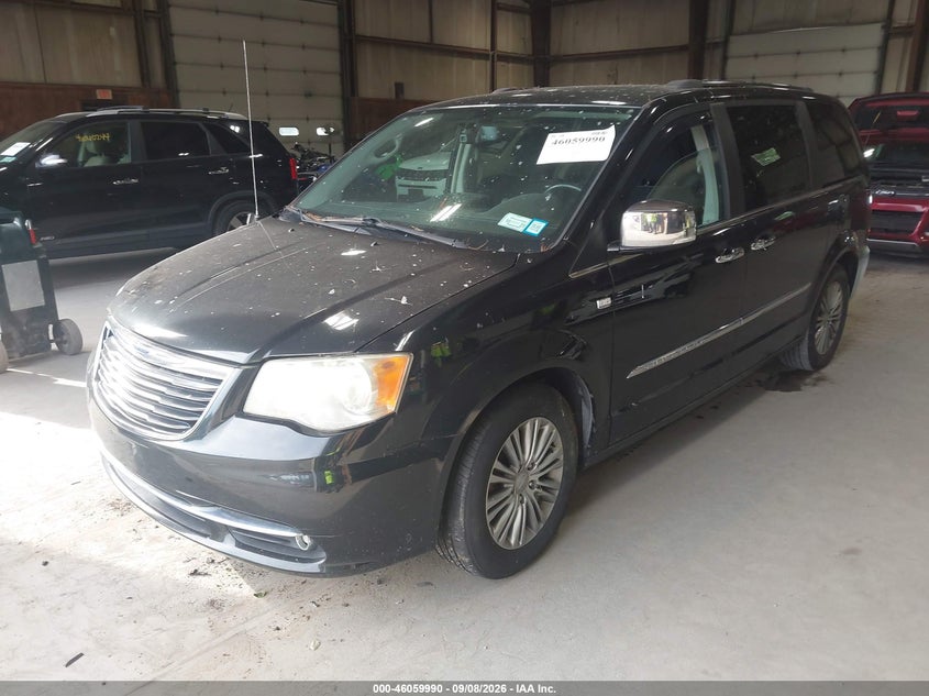 2014 CHRYSLER TOWN & COUNTRY auction photo 2