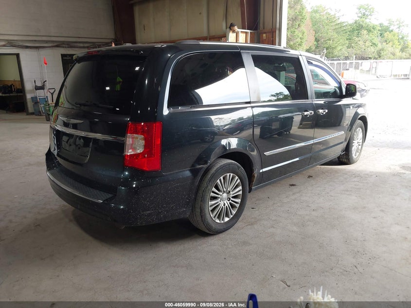 2014 CHRYSLER TOWN & COUNTRY auction photo 4