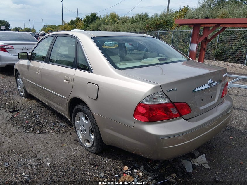 2004 TOYOTA AVALON auction photo 3