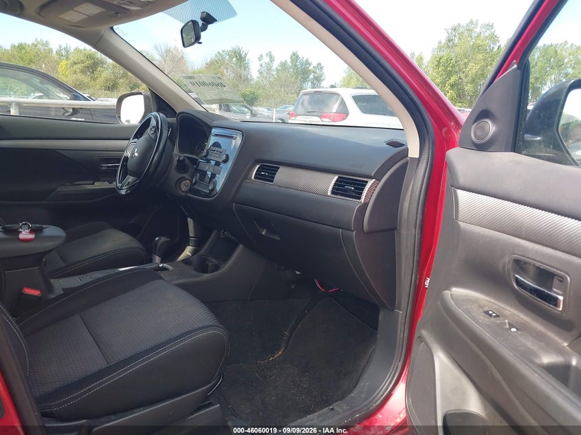 2016 MITSUBISHI OUTLANDER auction photo 5