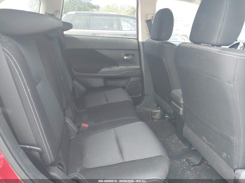 2016 MITSUBISHI OUTLANDER auction photo 8