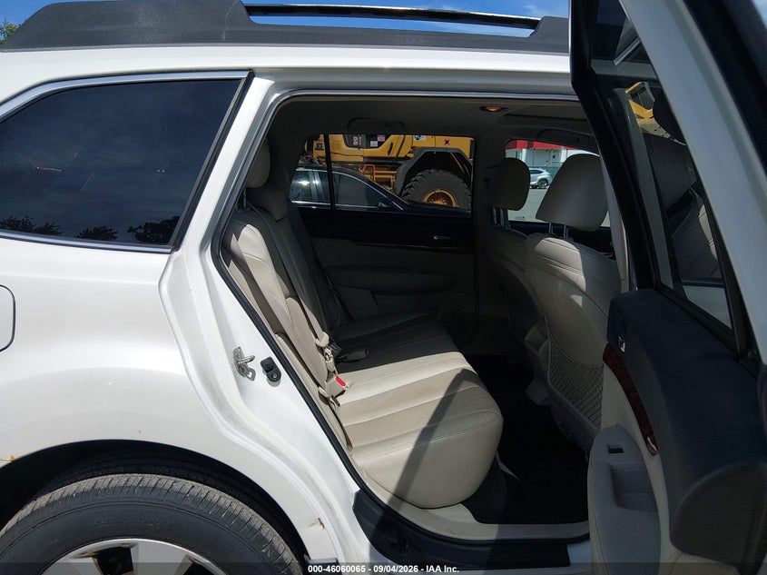2010 SUBARU OUTBACK auction photo 8