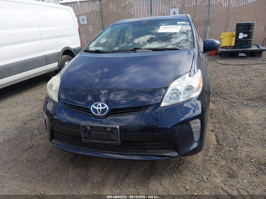 2014 TOYOTA PRIUS auction photo 6