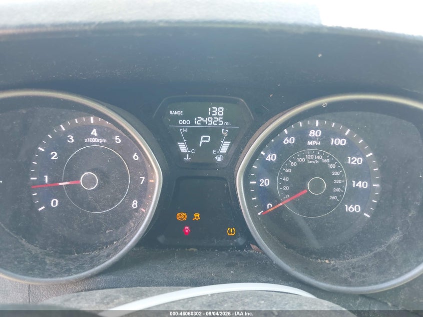 2013 HYUNDAI ELANTRA auction photo 7