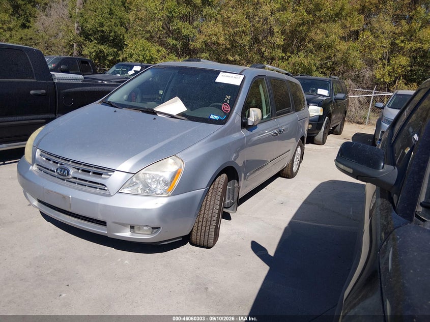 2010 KIA SEDONA auction photo 2
