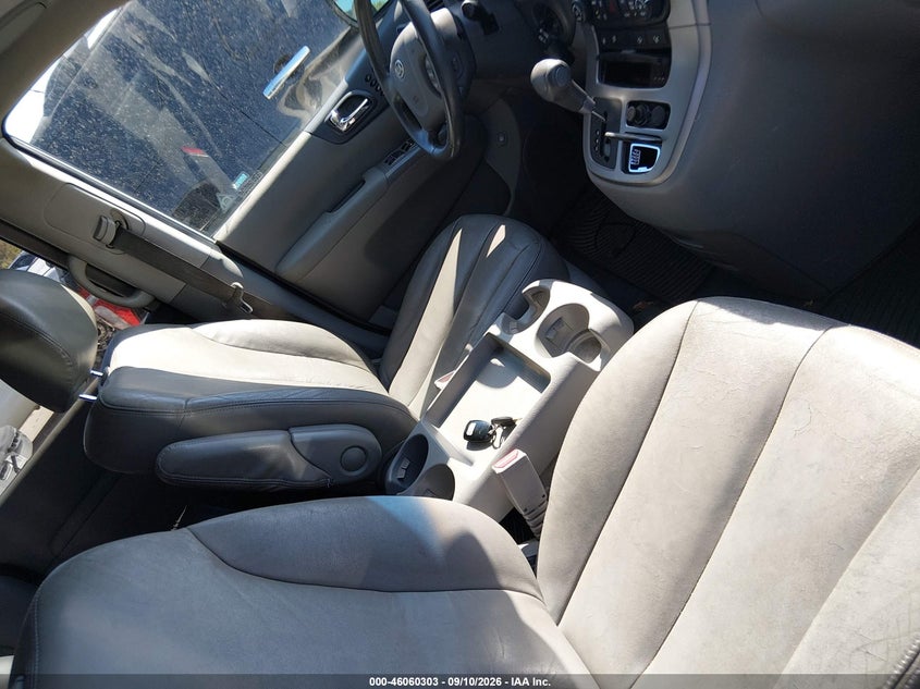2010 KIA SEDONA auction photo 5
