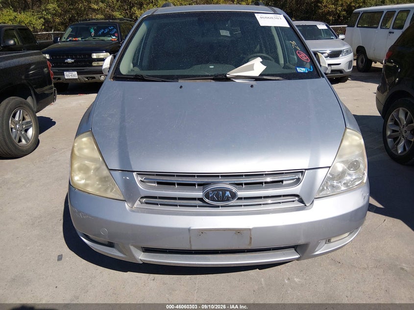 2010 KIA SEDONA auction photo 6