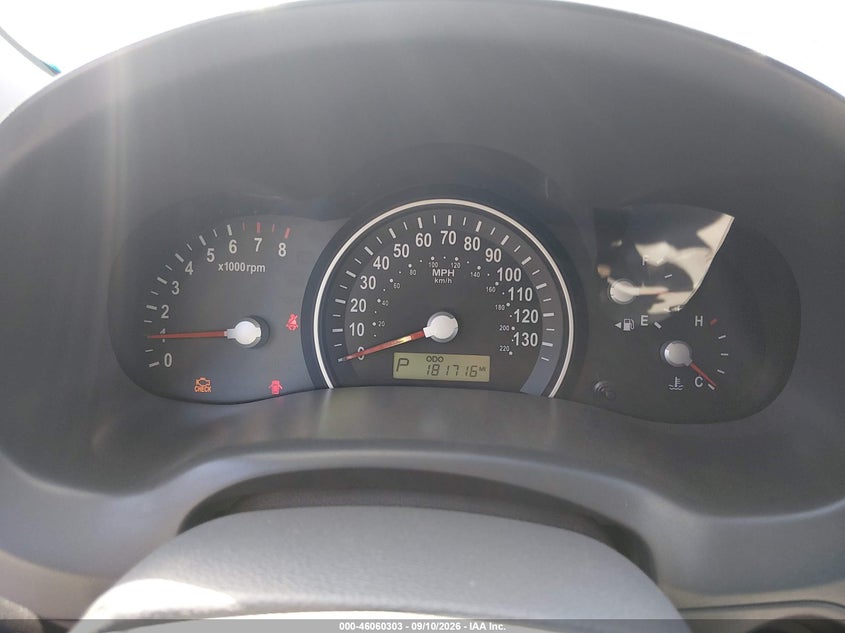 2010 KIA SEDONA auction photo 7