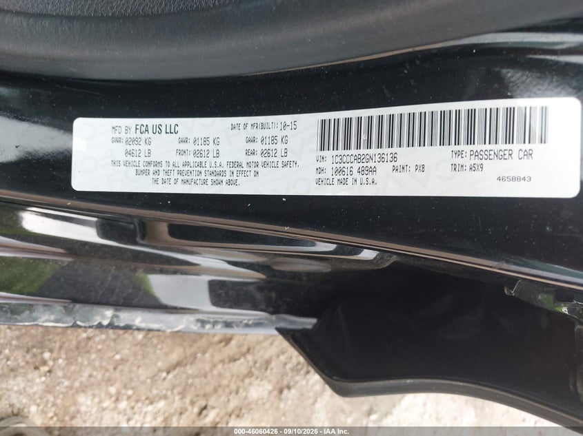 2016 CHRYSLER 200 LIMITED · Фото 9