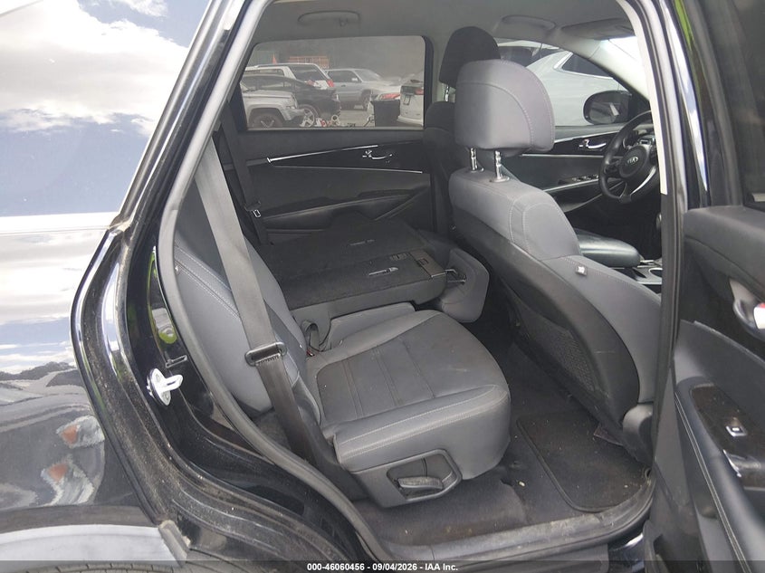 KIA SORENTO 2017 VIN 5XYPG4A33HG216621