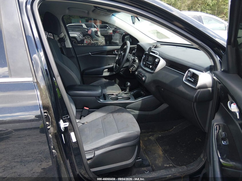 2017 KIA SORENTO auction photo 5