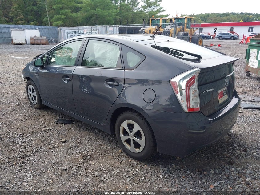 Vin: jtdkn3du2f0453778, lot: 46560105, toyota prius two 20153