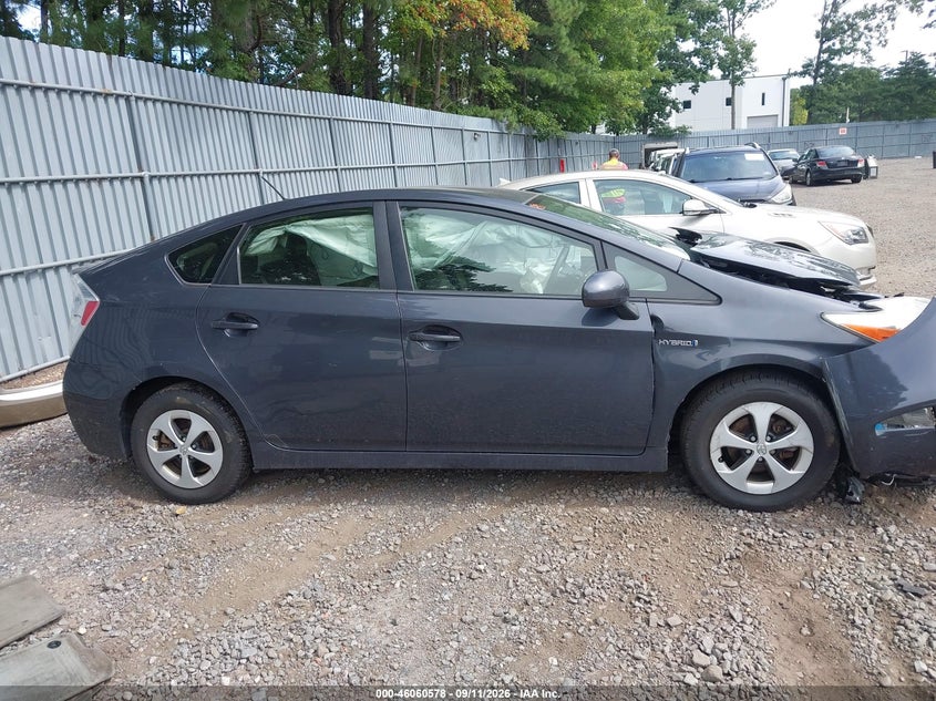 TOYOTA PRIUS - zdjęcie 13