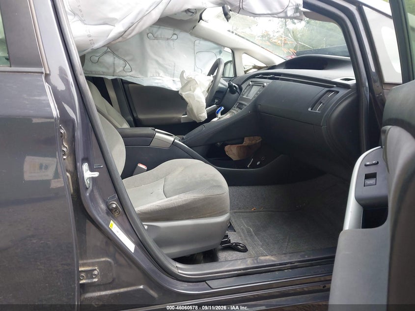 TOYOTA PRIUS - zdjęcie 5