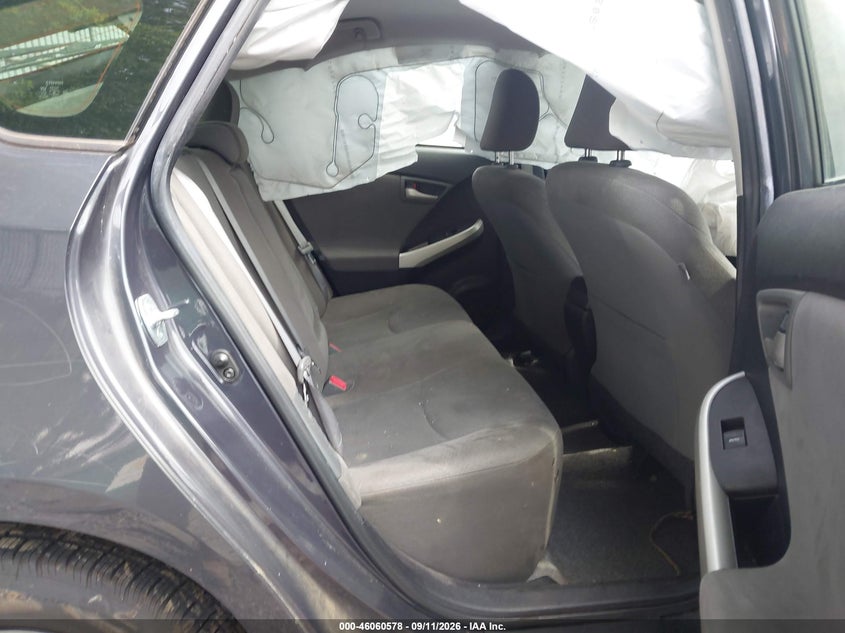 TOYOTA PRIUS - zdjęcie 8