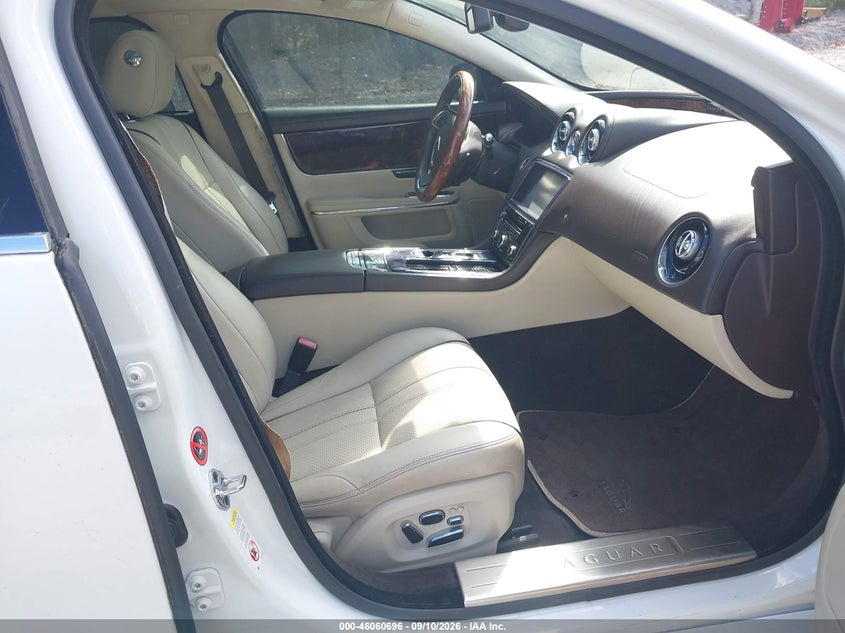 2011 JAGUAR XJ — zdjęcie 5