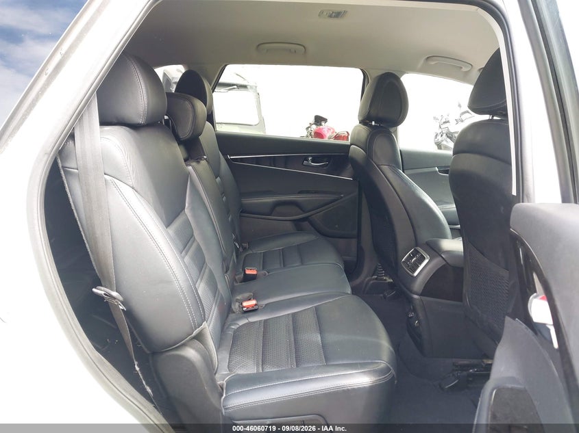 2016 KIA SORENTO auction photo 8