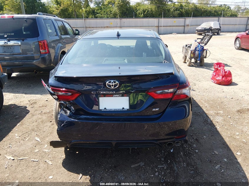 TOYOTA CAMRY - zdjęcie 16