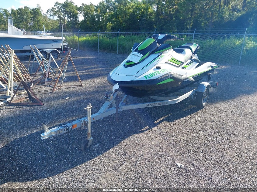 2020 YAMAHA CRUISER auction photo 2