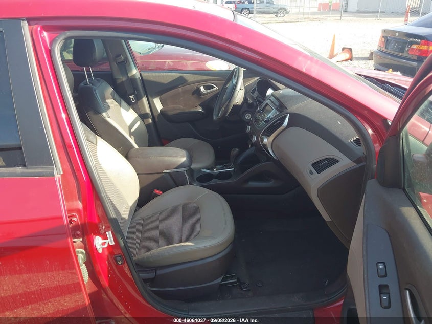 HYUNDAI TUCSON 2013 VIN KM8JU3AC0DU547931