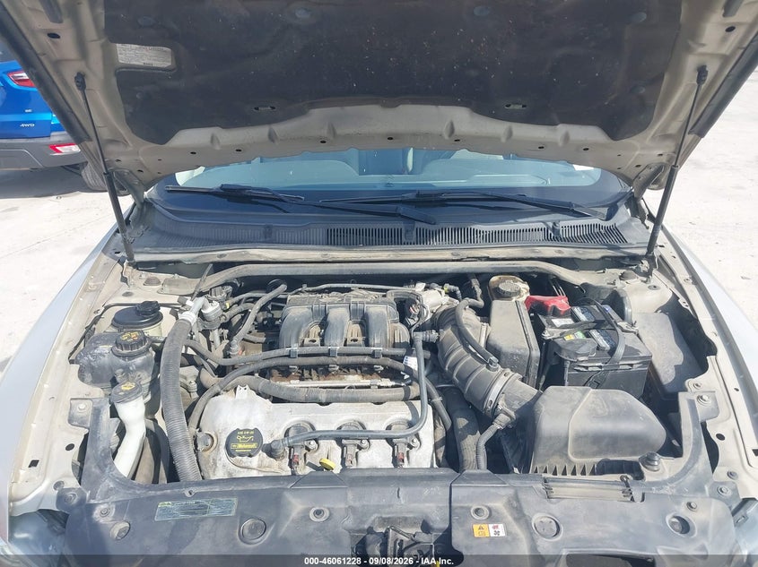 2011 FORD TAURUS auction photo 8