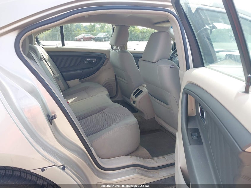 2011 FORD TAURUS auction photo 6