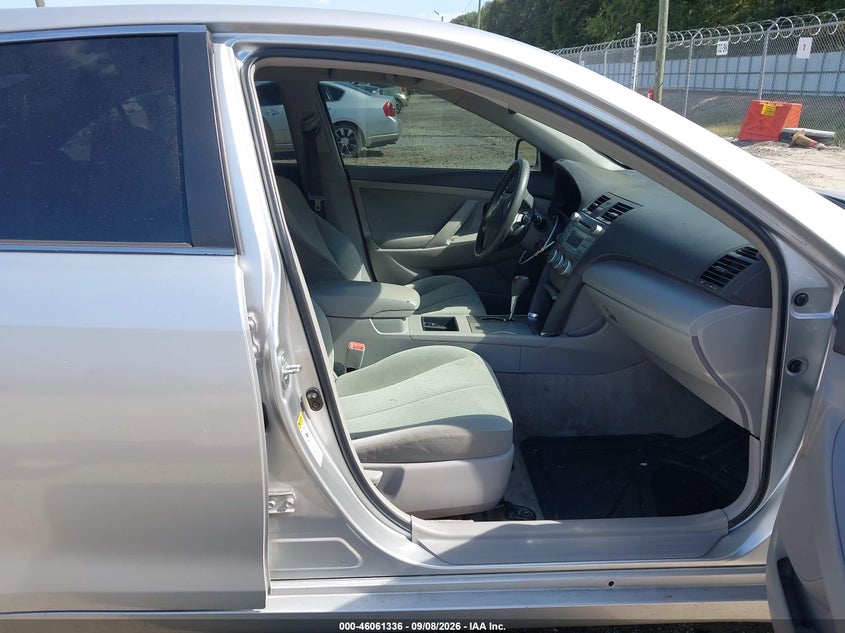 2009 TOYOTA CAMRY auction photo 5