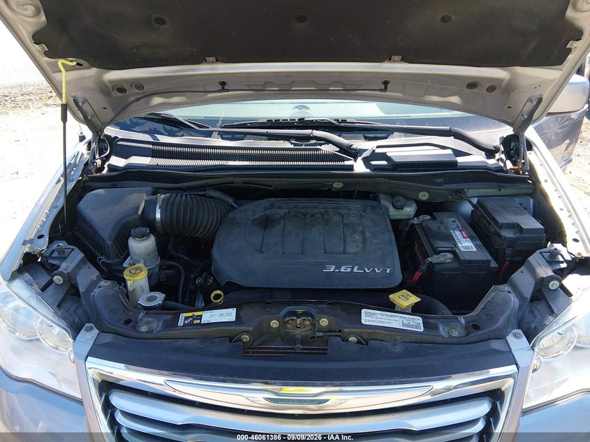 2015 CHRYSLER TOWN & COUNTRY TOURING · Фото 10
