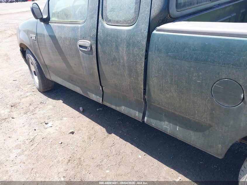 2002 FORD F-150 auction photo 6