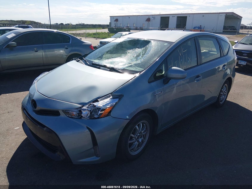 2017 Toyota Prius V Three, Front End, IAAI, VIN JTDZN3EUXHJ062310 — photo 2
