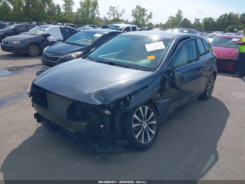 2018 HYUNDAI ELANTRA GT auction photo 2