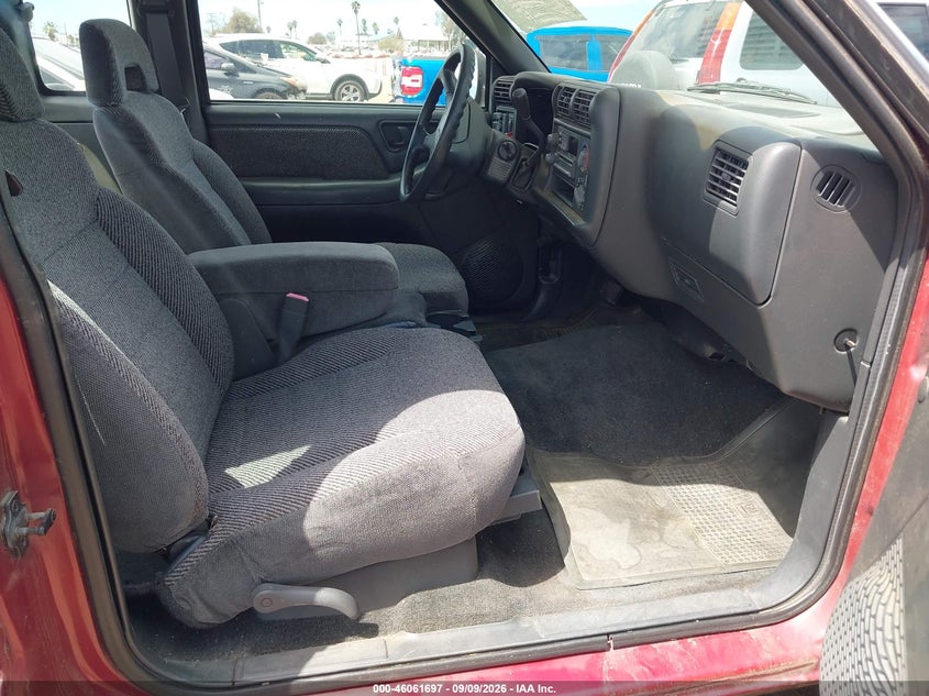 1996 CHEVROLET S-10 PICKUP COUPE 4.3L V6 FI F
