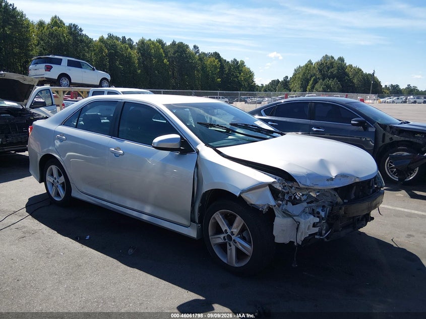 Vin: 4t1bf1fk0eu751584, lot: 46561325, toyota camry se 2014 img_1