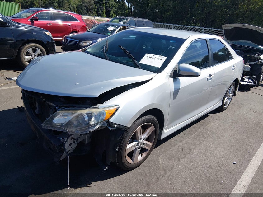 Vin: 4t1bf1fk0eu751584, lot: 46561325, toyota camry se 20142