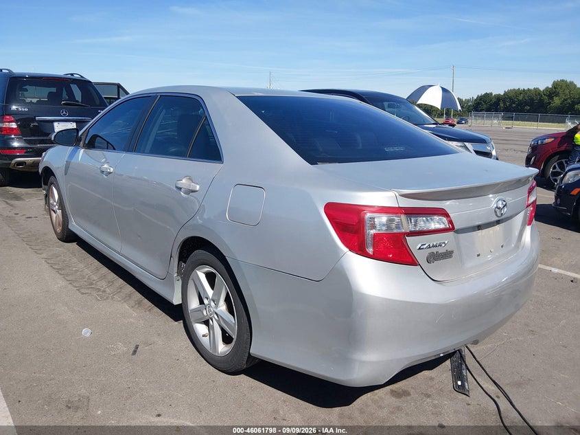 Vin: 4t1bf1fk0eu751584, lot: 46561325, toyota camry se 20143