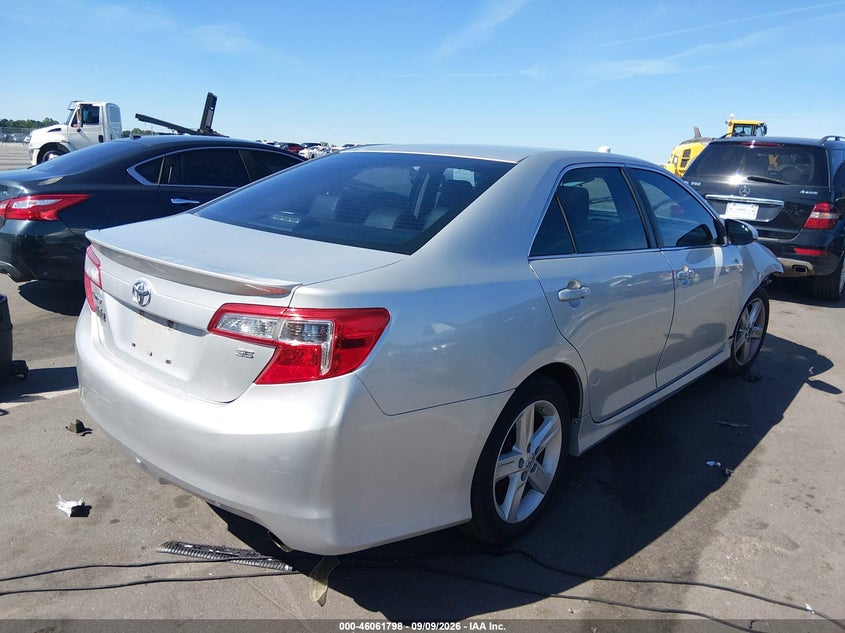 Vin: 4t1bf1fk0eu751584, lot: 46561325, toyota camry se 20144