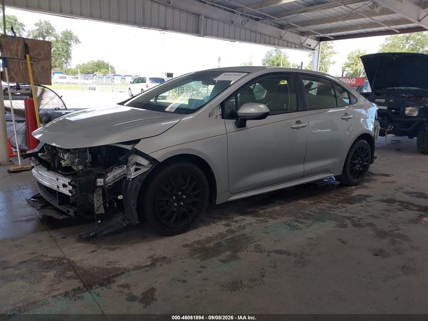 2020 Toyota Corolla Le, Front & Rear, IAAI, VIN JTDEPRAE4LJ106949 — photo 2