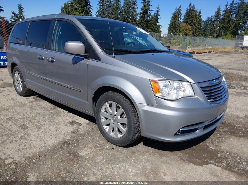 2015 CHRYSLER TOWN & COUNTRY auction photo 1