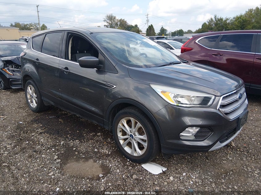 Vin: 1fmcu9gd9huc76188, lot: 46561602, ford escape se 2017 img_1