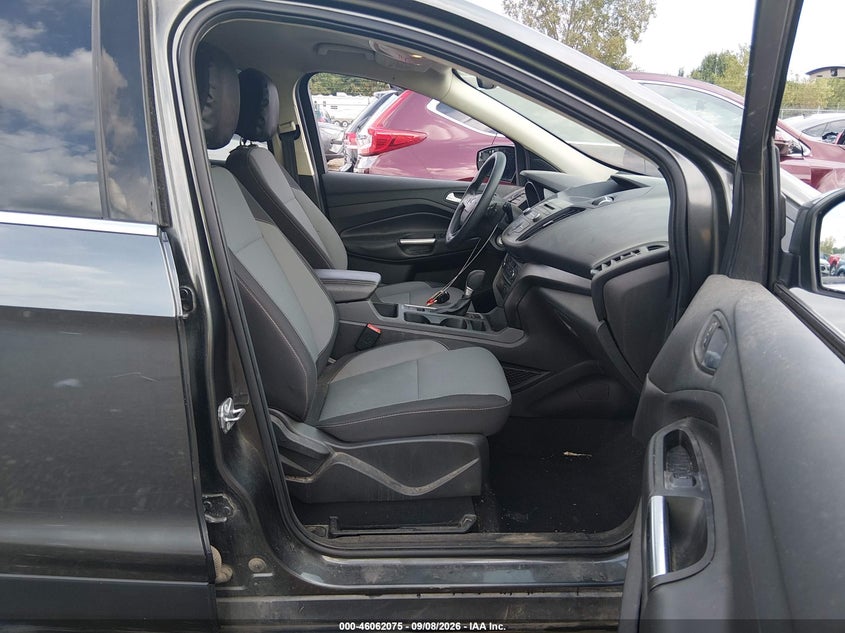 FORD ESCAPE 2017 VIN 1FMCU9GD9HUC76188