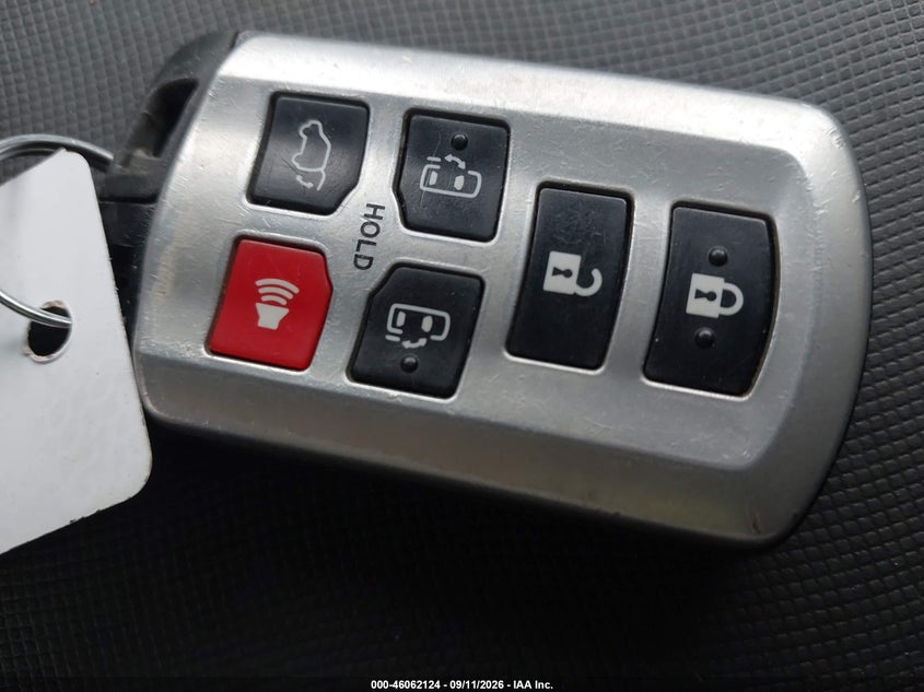 TOYOTA SIENNA - zdjęcie 11