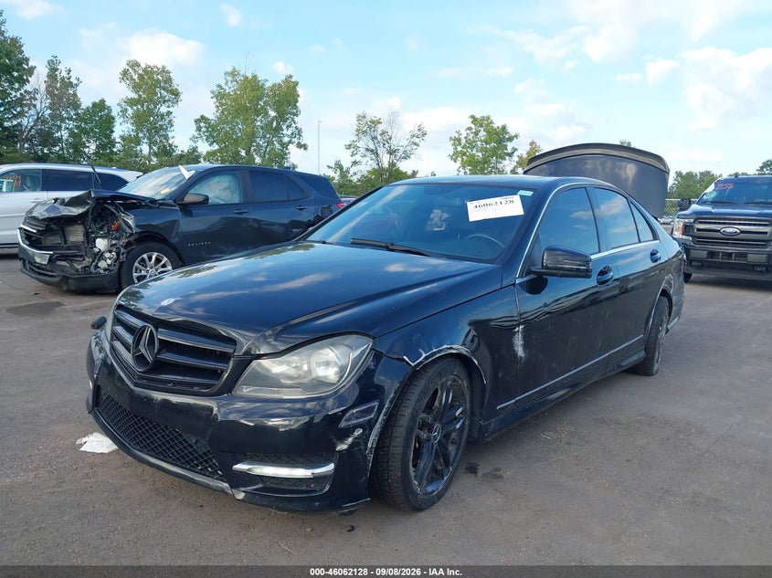 2012 Mercedes-Benz C 300 Sport 4Matic, Left Side, IAAI, VIN WDDGF8BB5CR192080 — photo 2
