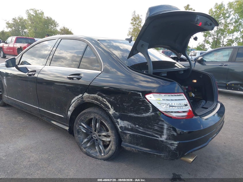 MERCEDES-BENZ C 300 2012 VIN WDDGF8BB5CR192080