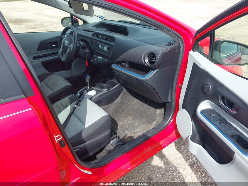 TOYOTA PRIUS C 2013 VIN JTDKDTB33D1049232