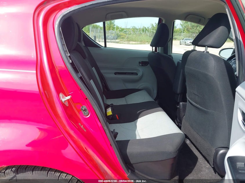 TOYOTA PRIUS C 2013 VIN JTDKDTB33D1049232